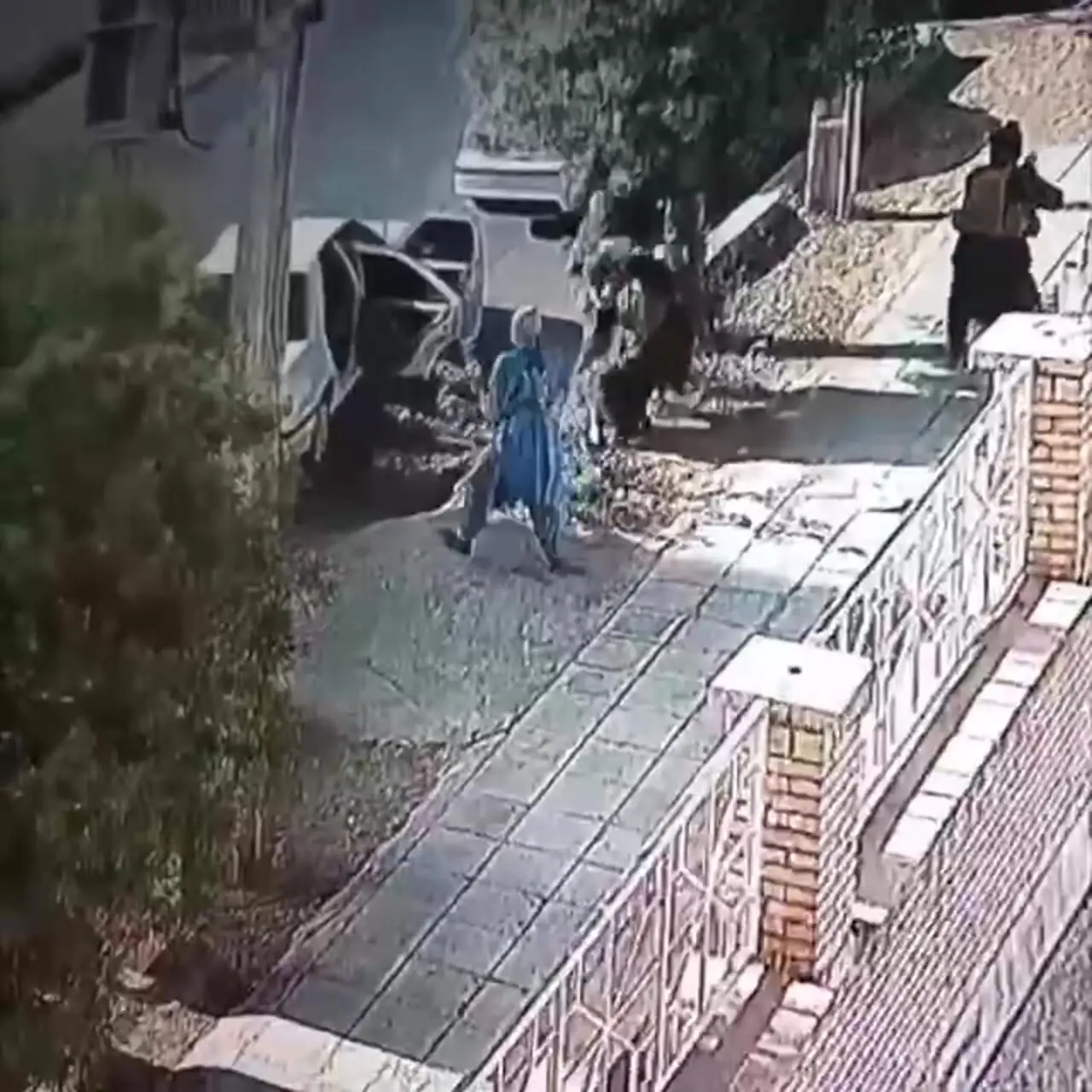 لحظه ربودن یک روحانی در ایرانشهر