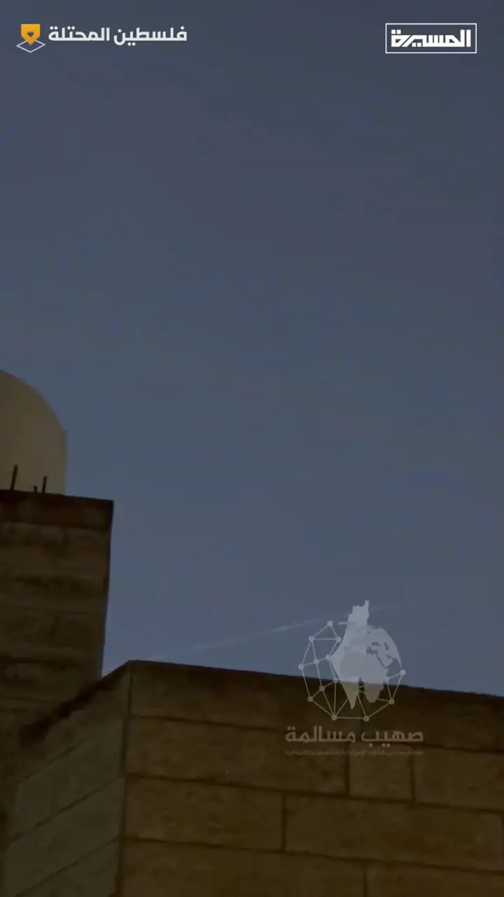 لحظه عبور موشک مافوق صوت یمنی از فراز قدس
