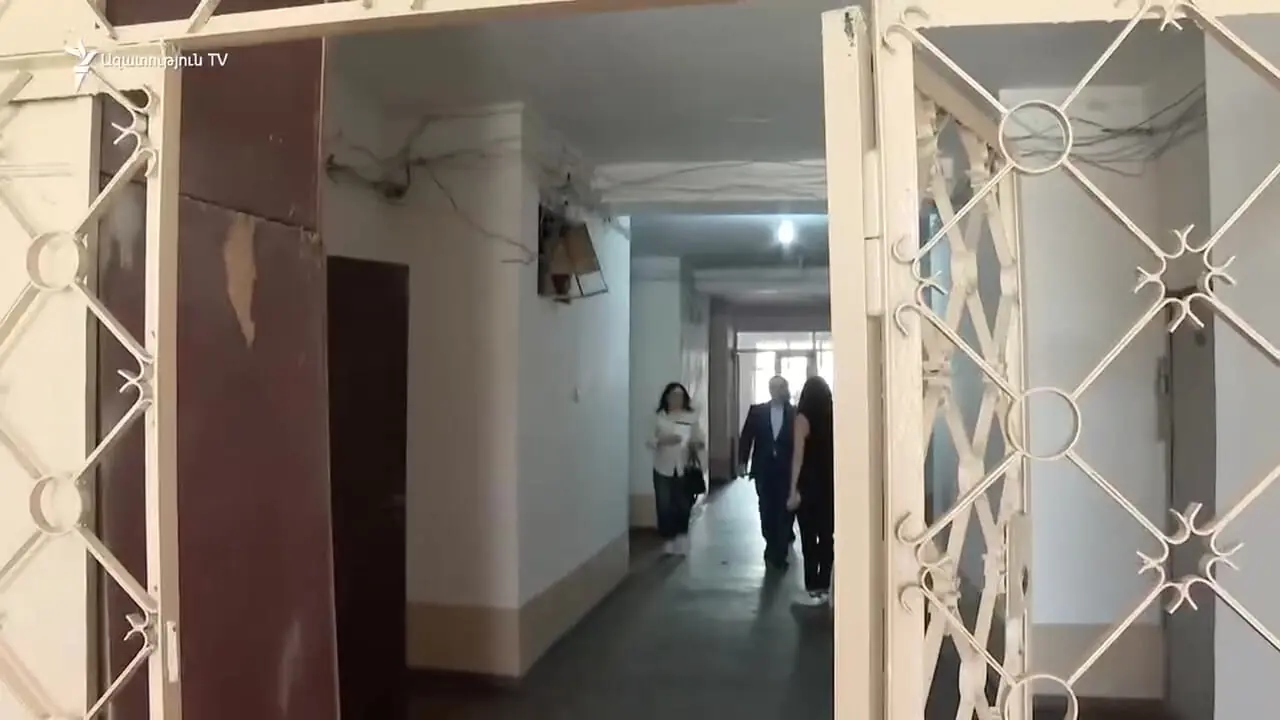 سفیر ایران یک خبرنگار را از نشست خبری خود بیرون کرد