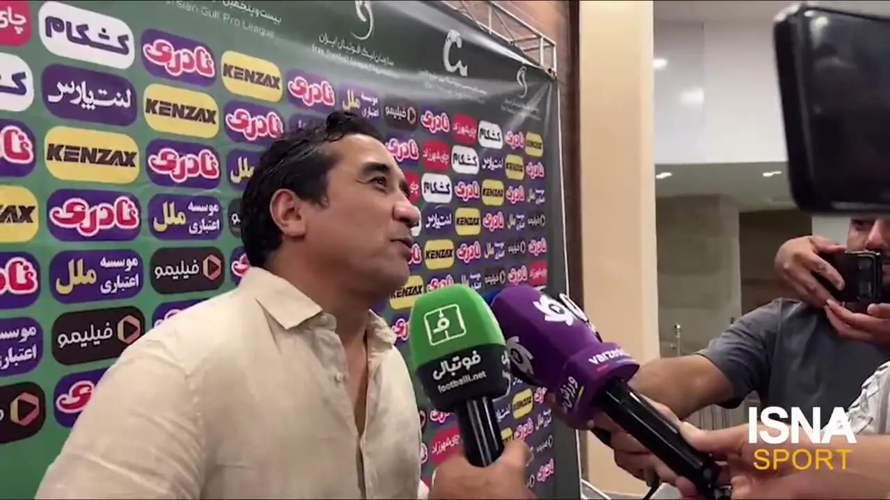 خداداد عزیزی: دوستان دنبال حاشیه هستند!