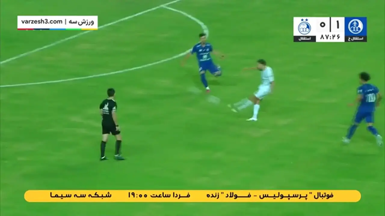 شوت دیدنی منیر الحدادی به تیر دروازه