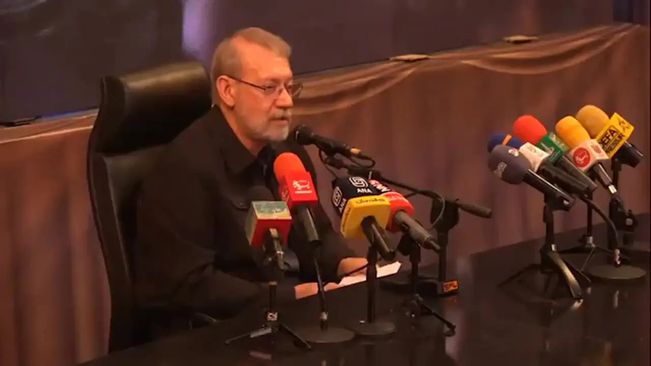 لاریجانی: اسرائیلیها ۳۰۰ موشک ایرانی میل کردند
