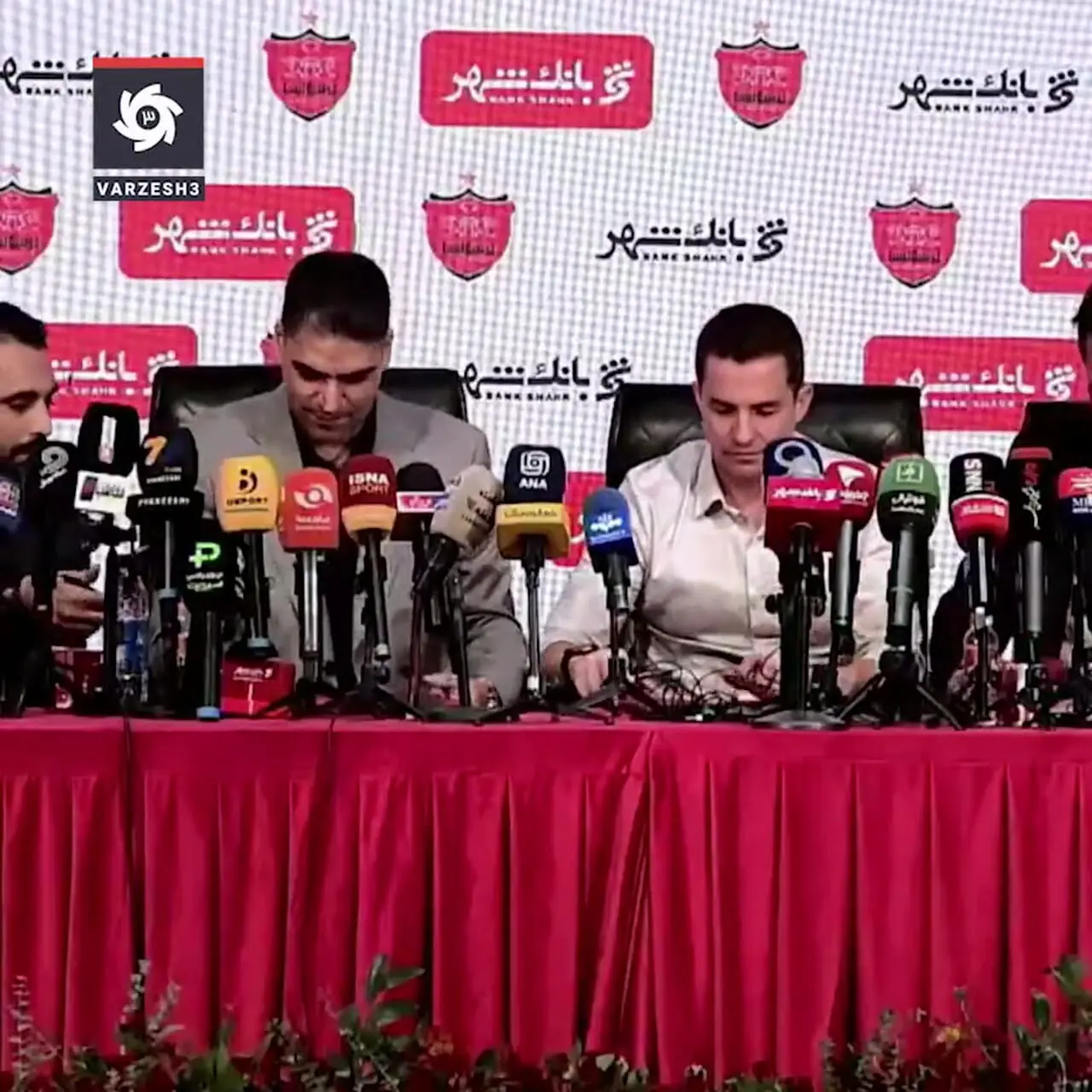 پرسپولیس با اوسمار به توافق رسید+ لحظه امضای قرارداد