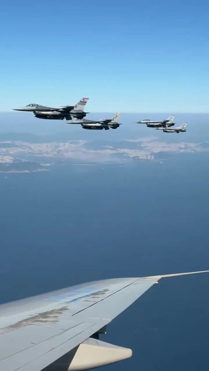 فیلمی از اسکورت هواپیمای ترامپ توسط جنگنده‌های اف ۱۶