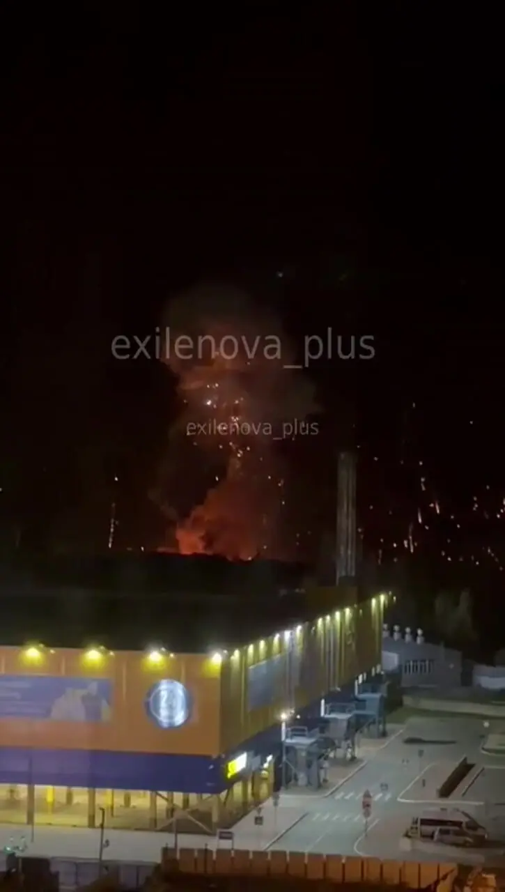 لحظه اصابت موشک اوکراینی به سامانه پدافندی در نووروسیسک روسیه