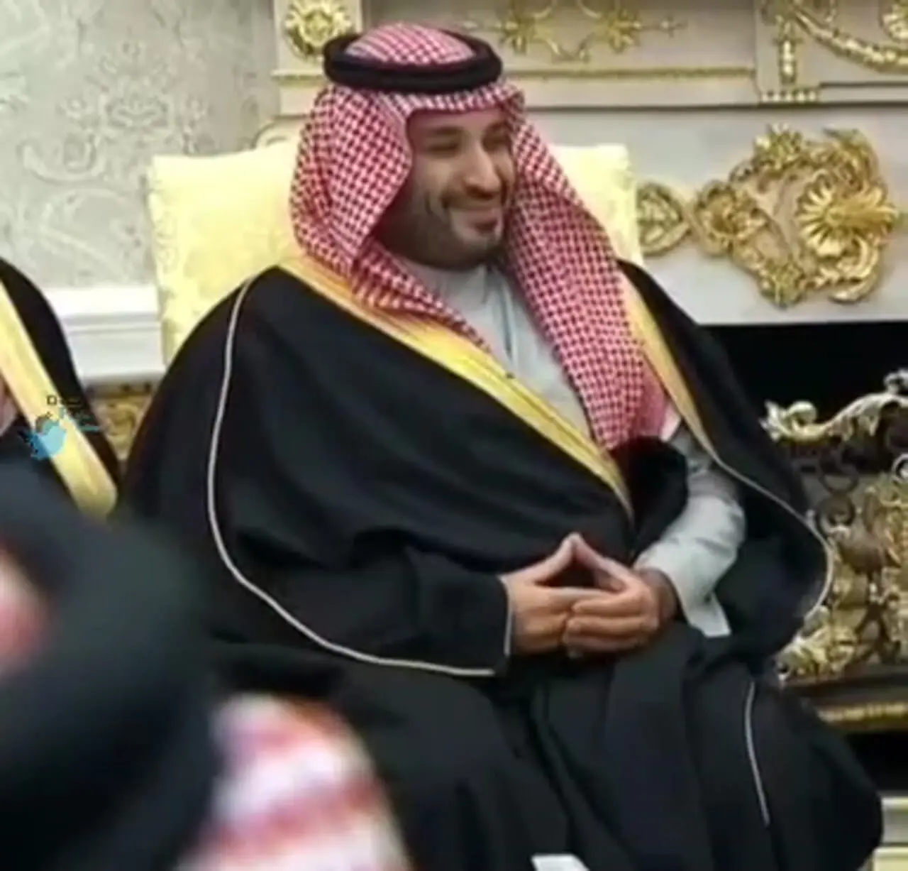 حرکات دست و صورت بن‌سلمان هنگام صحبت ترامپ درباره حمله به ایران