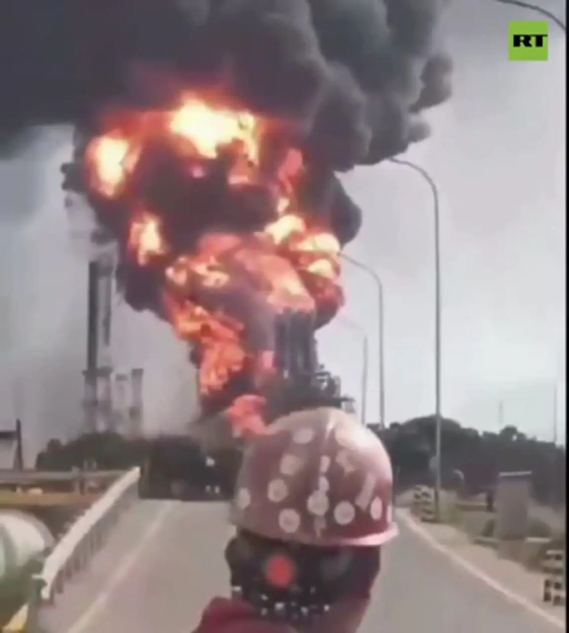 انفجار مهیب تاسیسات نفتی ونزوئلا