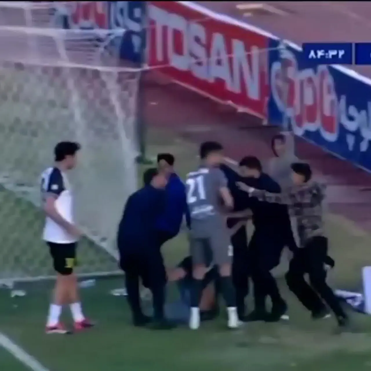 ۷ جیمی‌جامپ بازی سیدحسین حسینی را متوقف کردند