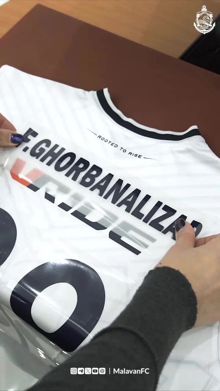 از پیراهن ملوانیها به مناسبت روز مادر رونمایی شد