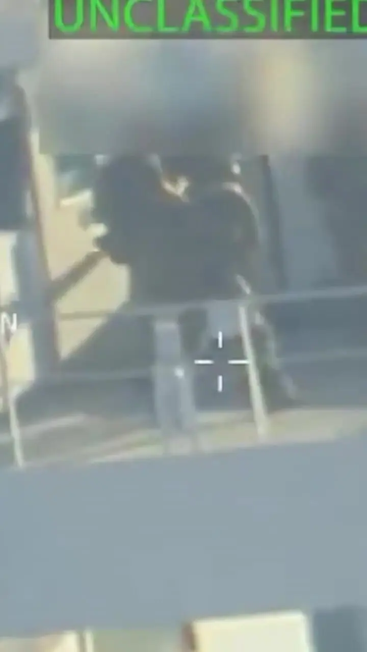 لحظه ورود نظامیان آمریکایی به نفتکش ونزوئلایی