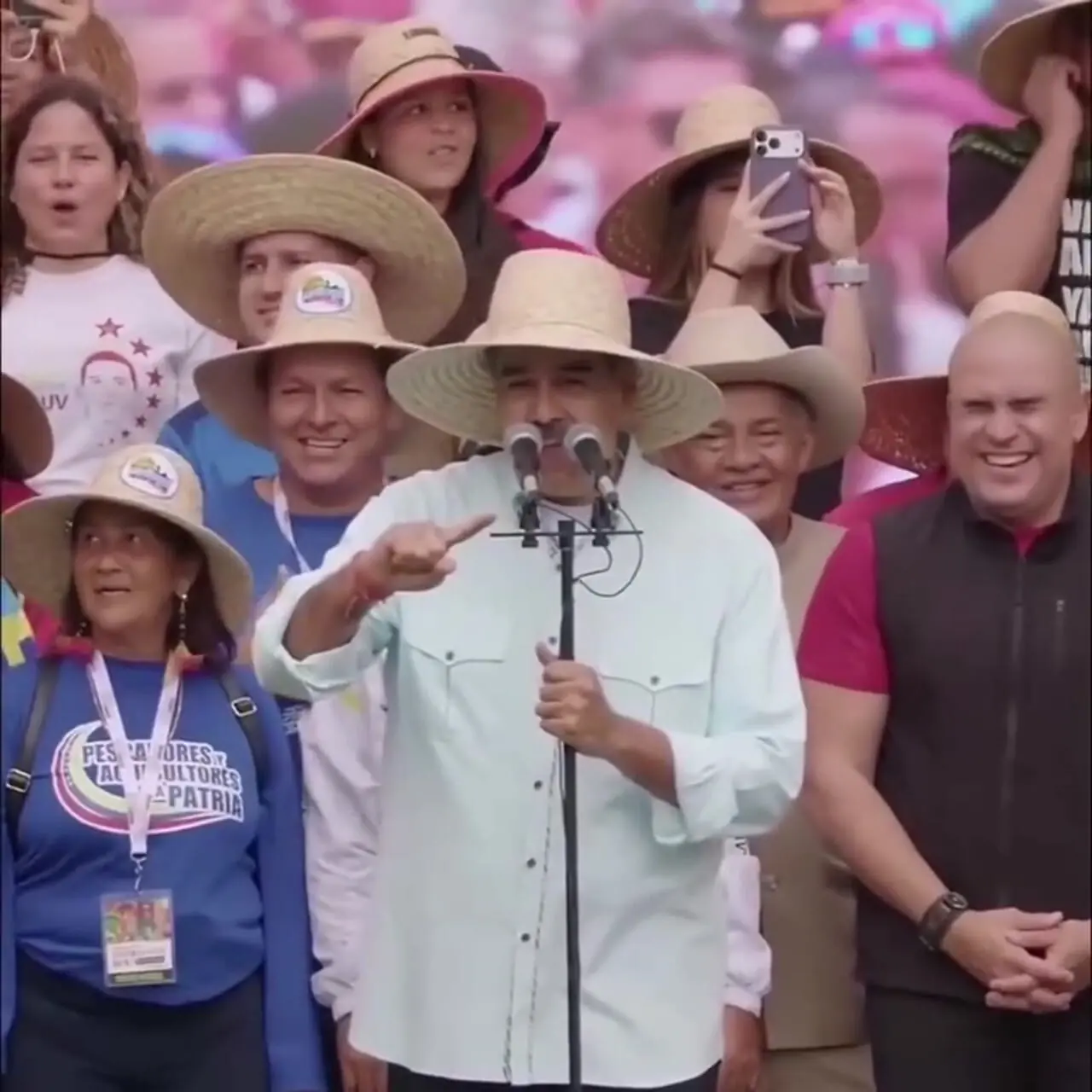 واکنش مادورو به تهدیدهای ترامپ