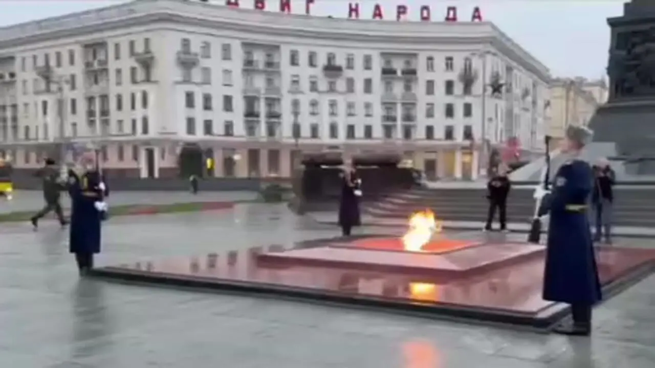 ادای احترام عراقچی به کشته شدگان جنگ جهانی دوم در مینسک