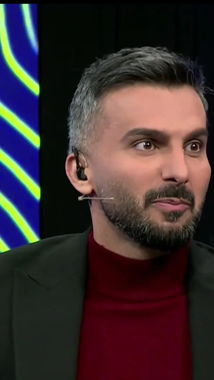 واکنش محمدحسین میثاقی به توهین تماشاگران تراکتور به کریم باقری