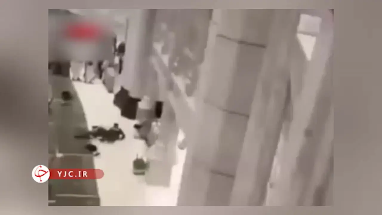 فیلم پریدن فردی از طبقه بالای مسجدالحرام