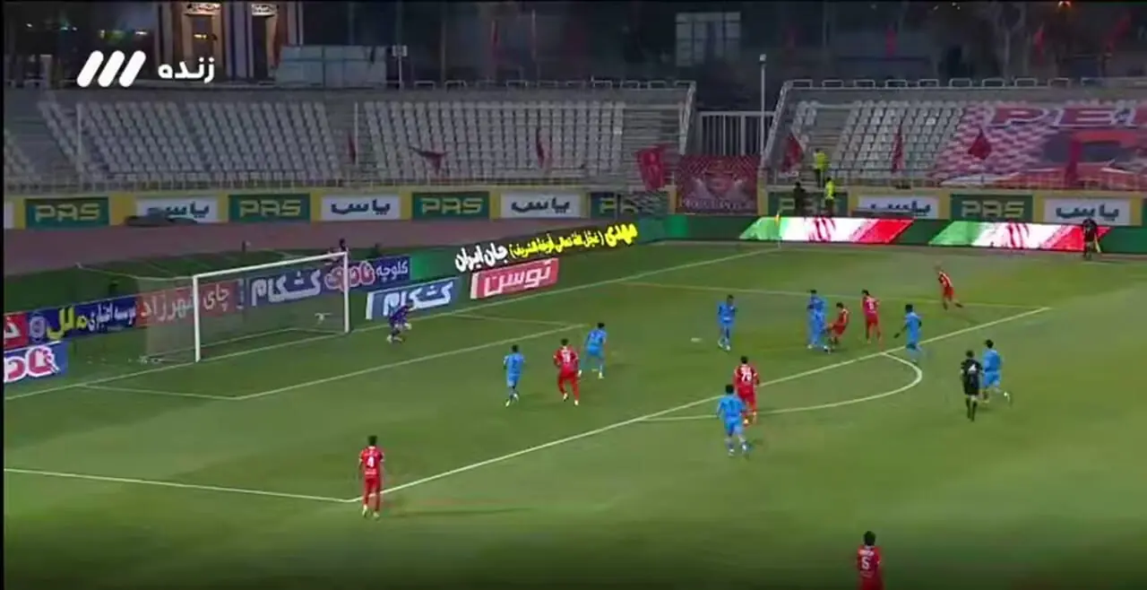 گل اول پرسپولیس توسط امیرحسین محمودی در دقیقه ۸۲