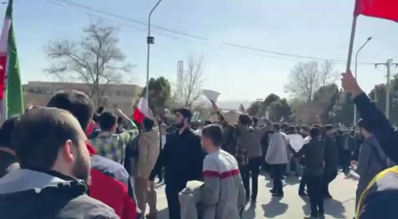 شعار جالب دانشجویان مشهد علیه دانشجونما